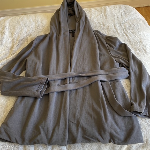 Sarah Pacini gray hoodie cardigan with belt. - Picture 3 of 4